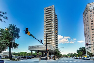The Statesman unit 19D, Chicago, IL 60660 - photo 2