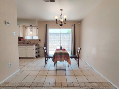17121 Blackhawk Blvd, Friendswood, TX 77546 - photo 4