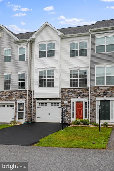 10382 Lantern Ln, Hagerstown, MD 21740 - photo 4