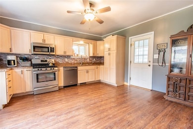 437 Petrolia Rd, Karns City, PA 16041 - photo 4