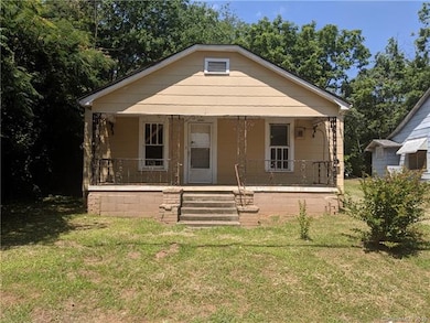 1320 Caldwell St, Statesville, NC 28677 - photo 2