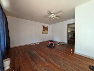 807 Tuscaloosa St, Greensboro, NC 27406 - photo 3