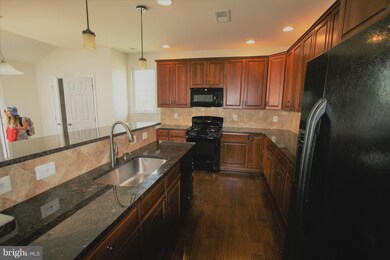 25083 Riding Center Dr, Chantilly, VA 20152 - photo 3