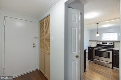 607 Center St unit T3, Herndon, VA 20170 - photo 7