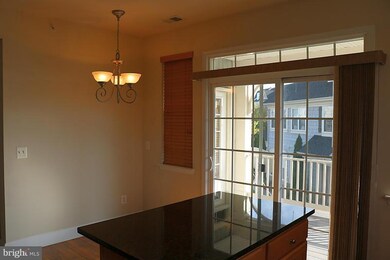 13918 Greendale Dr unit 30, Woodbridge, VA 22191 - photo 4