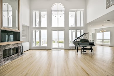 19039 Kahala Dr E, Galveston, TX 77554 - photo 7