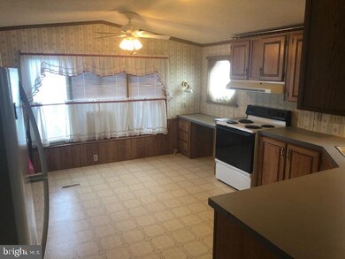 103 Ritz Ave, Reading, PA 19606 - photo 2