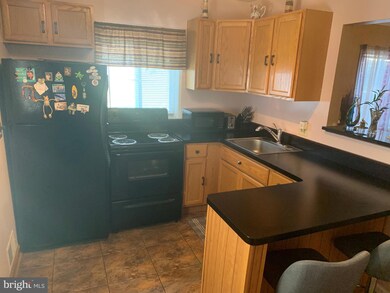 5219 Doppler St, Capitol Heights, MD 20743 - photo 2