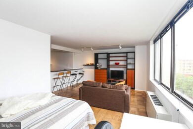 Letterman House unit 909, Washington, DC 20006 - photo 5