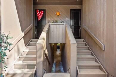 119 Litchfield Ln, Houston, TX 77024 - photo 5