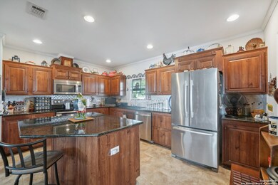 9009 Fm 462 S, Hondo, TX 78861 - photo 4