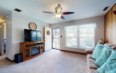 6109 Herron Ct, Louisville, KY 40229 - photo 5