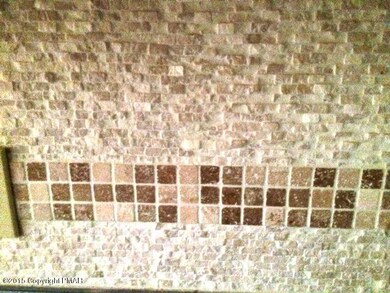 6586 Linden Dr, Tobyhanna, PA 18466 - photo 5