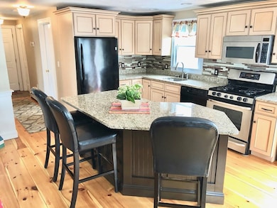 22 Howlands Ln, Kingston, MA 02364 - photo 3