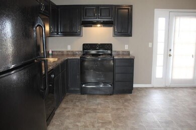 405 Franklin St, Edinburgh, IN 46124 - photo 3