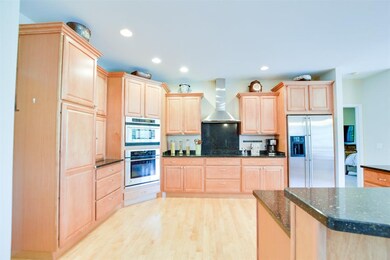 949 Halcyon Days Ct, Oregon, WI 53575 - photo 4