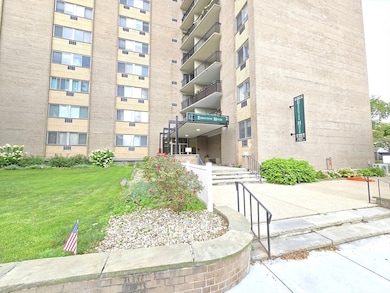 Executive House unit 13A, Quincy, MA 02169 - photo 2