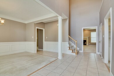 Foyer / Dining Room