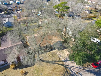 13123 Winding Wood Dr, Houston, TX 77038 - photo 2