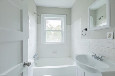 819 W 51st St unit 4, Norfolk, VA 23508 - photo 7