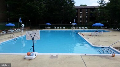 3109 Buccaneer Ct unit 202, Fairfax, VA 22031 - photo 2