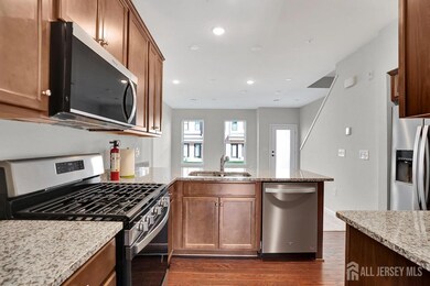 1422 Sadie Cir unit 1422, New Brunswick, NJ 08901 - photo 7