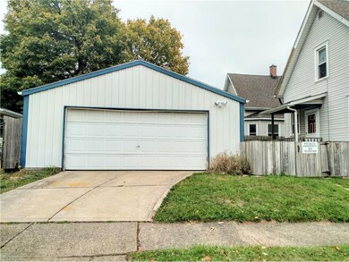 2-car garage built in 1990 w/ over 575 sq. ft. & a