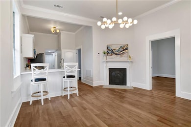Kitchen with visible vents, a kitchen breakfast ba