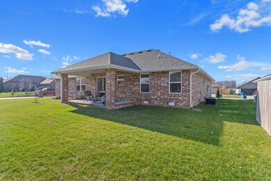 1214 S Fountain Dr-39