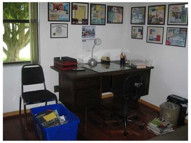 Studio/Study/Office.