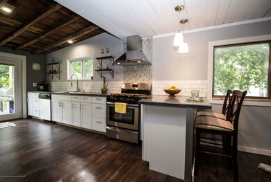 Kitchen bfast bar