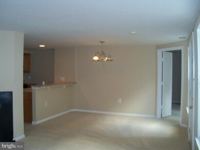 4305 Pembrook Village Dr unit 18, Alexandria, VA 22309 - photo 4