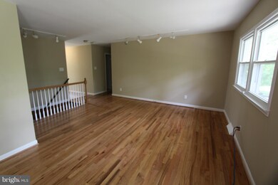 13027 Clarion Rd, Fort Washington, MD 20744 - photo 4
