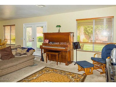 Living Room. 3729 Shanagolden St          Las Vega