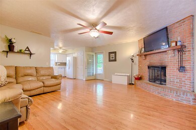 5599 Kenwood Dr, Newburgh, IN 47630 - photo 3