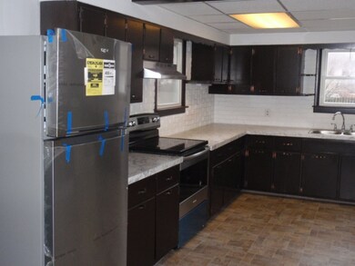 79 River St, Rutland, VT 05701 - photo 2