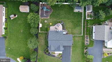 588 Governors Ct, Chambersburg, PA 17201 - photo 3