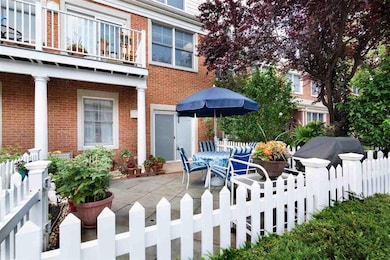 29 Constitution Way unit TH, Jersey City, NJ 07305 - photo 2