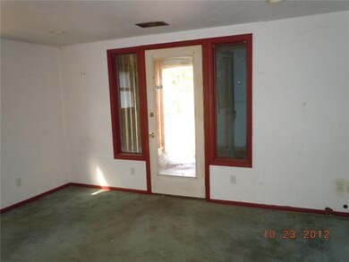 4826 E 18th St, Indianapolis, IN 46218 - photo 2