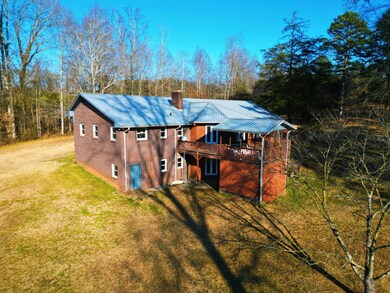 566 Yow Mill Rd, Toccoa, GA 30577 - photo 7