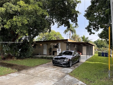 213 SW 5th St, Hallandale Beach, FL 33009 - photo 2