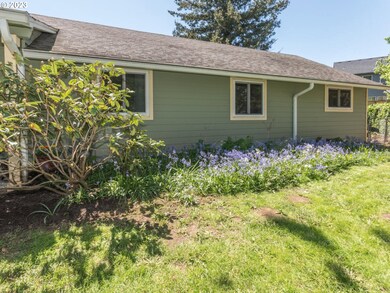 906 SW 14th St, Troutdale, OR 97060 - photo 5