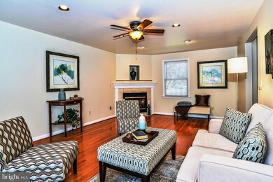 2284 Dosinia Ct, Reston, VA 20191 - photo 5