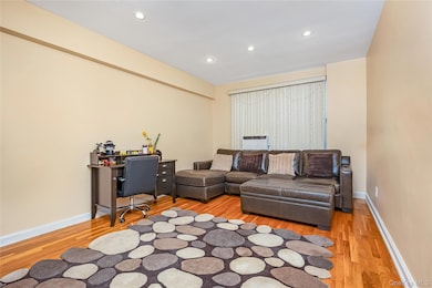 26-25 Union St unit 3E, Flushing, NY 11354 - photo 7