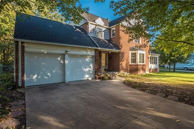 2741 51st St, Des Moines, IA 50310 - photo 2