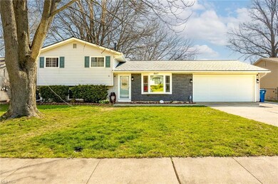 847 Community Rd, Sheffield Lake, OH 44054 - photo 2