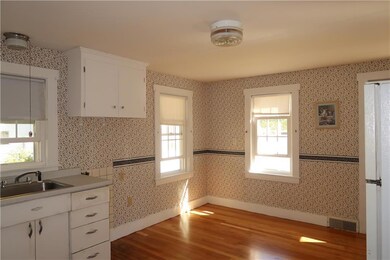 24 Pierce St, Gardiner, ME 04345 - photo 4