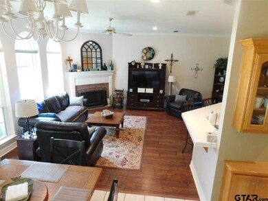 1509 1509 Luann Ln, Tyler, TX 75703 - photo 6