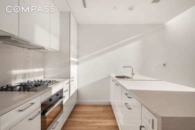 301 E 61st St unit 5D, New York, NY 10065 - photo 7