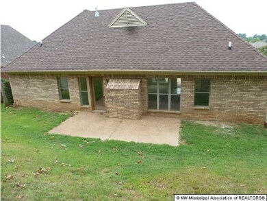 1262 Cross Creek Dr E, Hernando, MS 38632 - photo 2